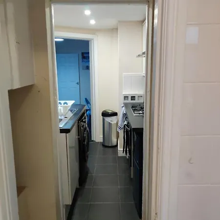 1 Bedroom Apartment-free Wifi+free Netflix +more Apartment