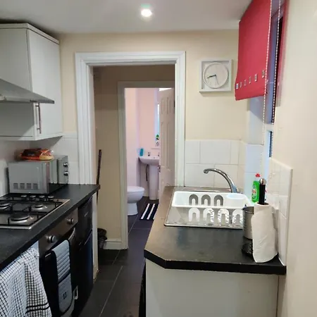 Apartment 1 Bedroom Apartment-free Wifi+free Netflix +more