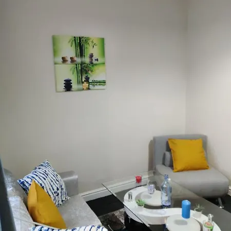 1 Bedroom Apartment-free Wifi+free Netflix +more Daire Barrow-in-Furness