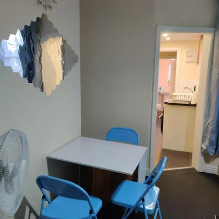 1 Bedroom Apartment-free Wifi+free Netflix +more *